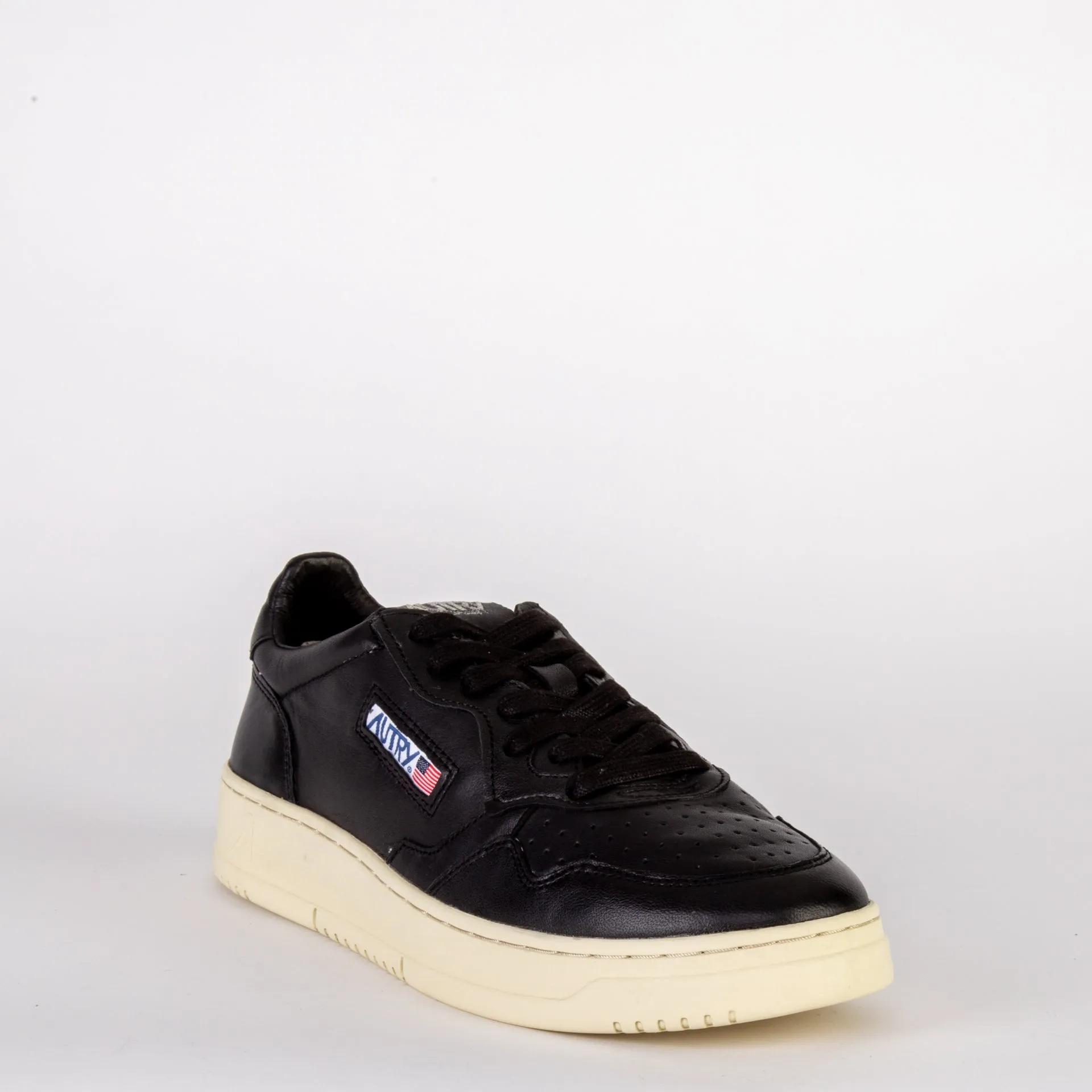 AUTRY SNEAKERS - MEDALIST LOW GOAT - BLACK