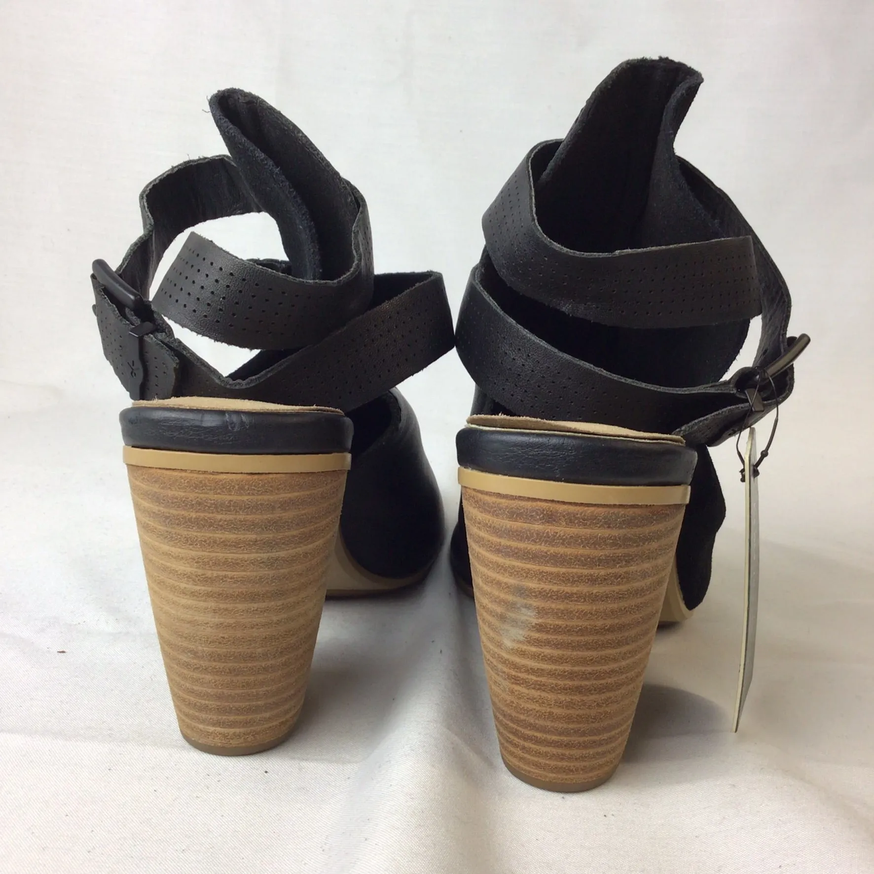 BNWT Emu Australia Black Leather Heeled Sandals Size 6 UK (39 EU)