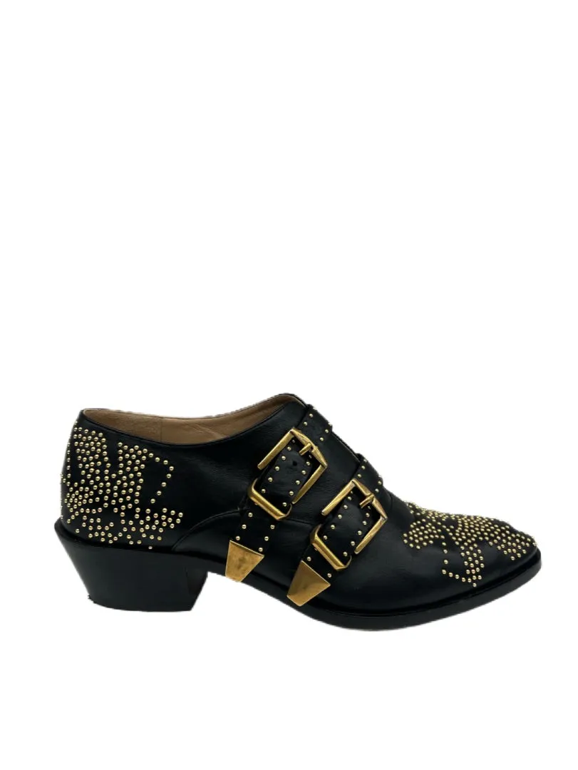 Chloe Black Flats w Gold Studs. Size: 38