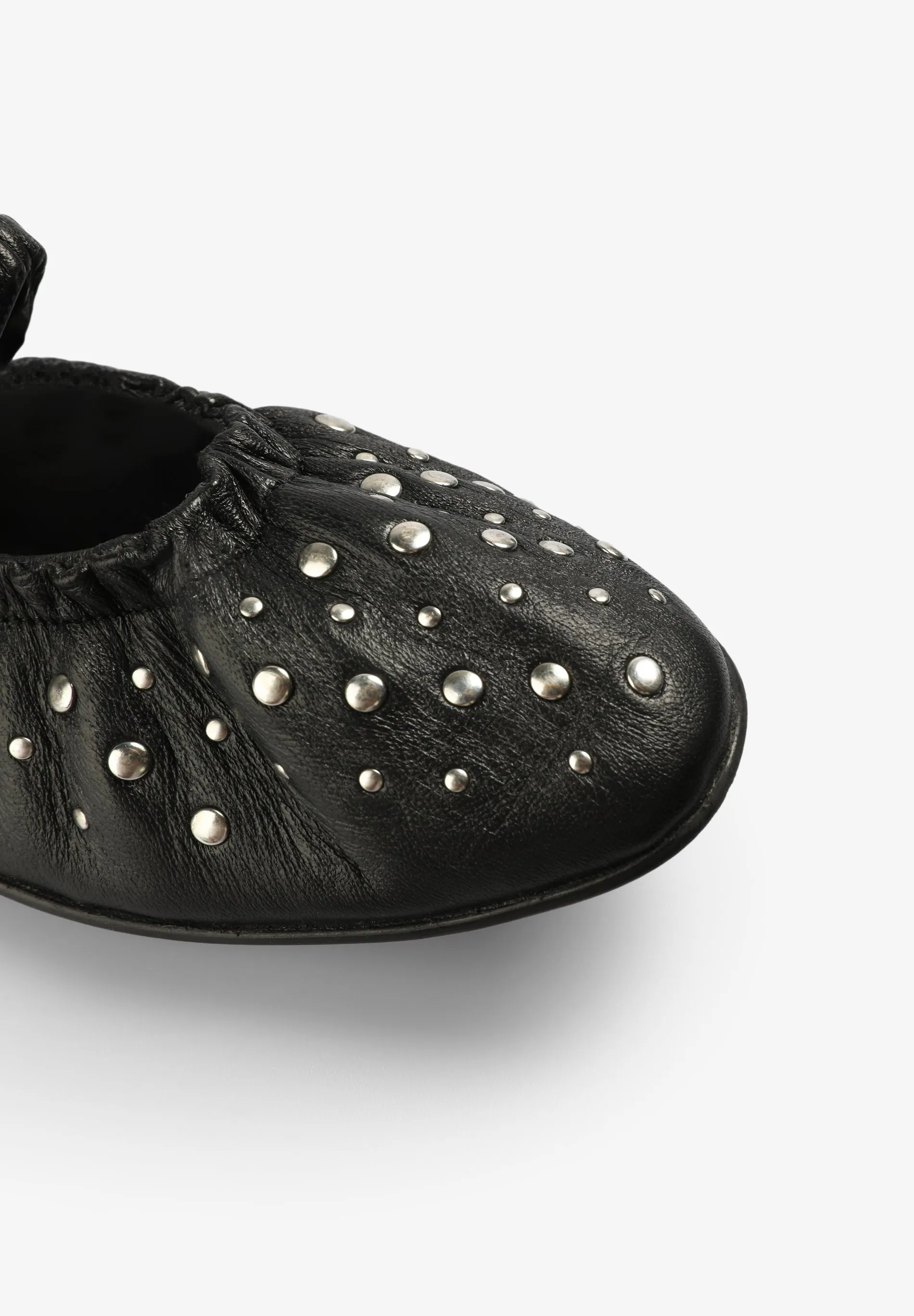 LEATHER STUDDED BALLET FLATS