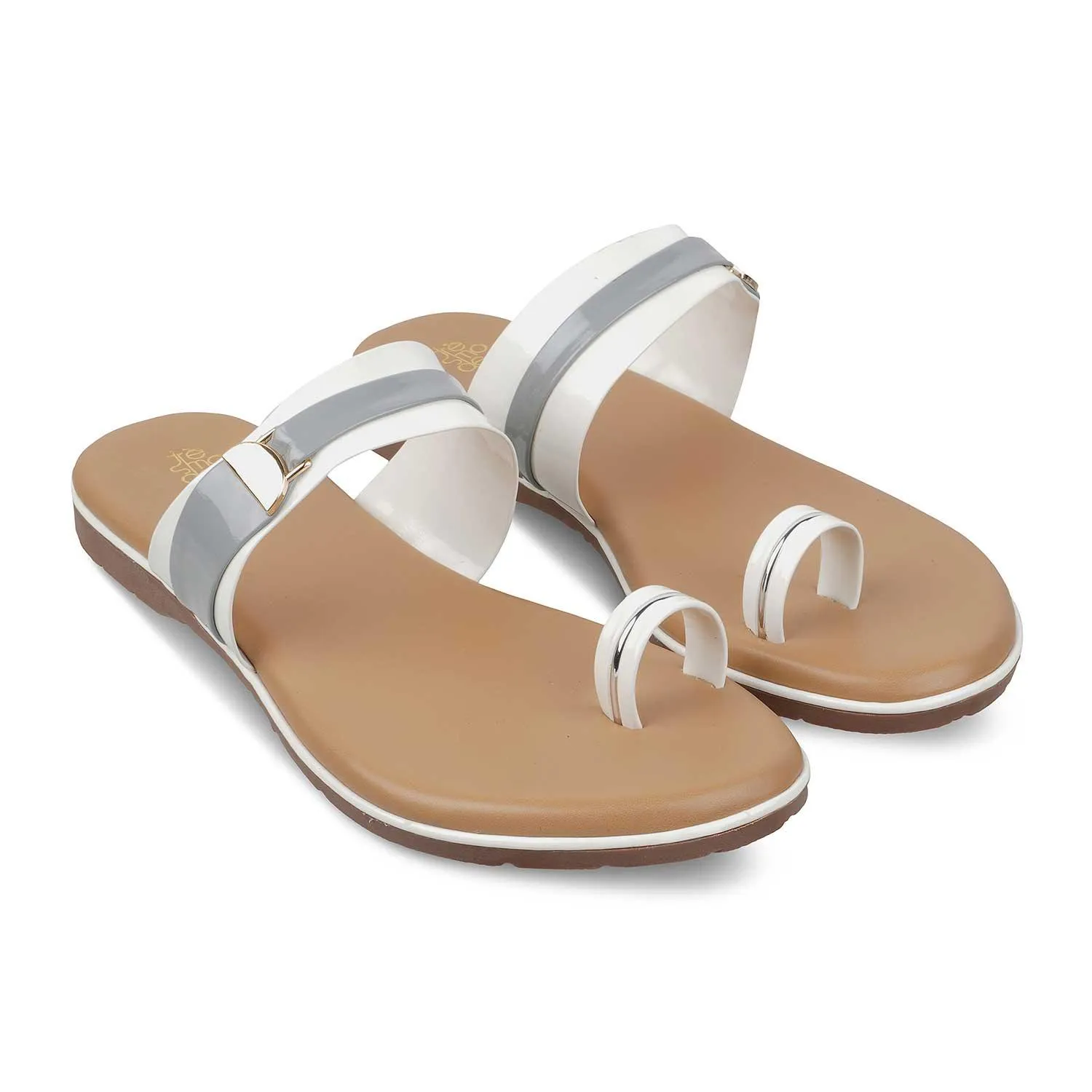 The Jovail White Women's Casual Flats Tresmode